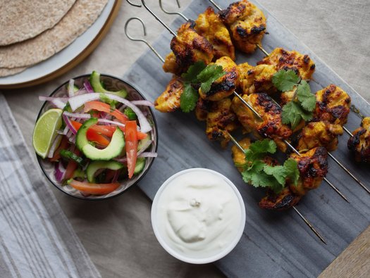 Chicken tikka with kachumber and roti