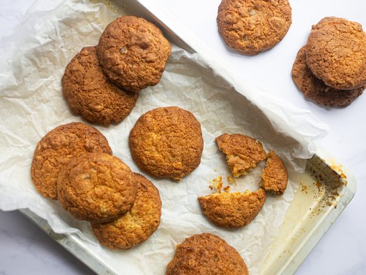 Cornflake and ginger cookies
