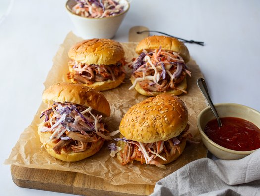 BBQ pulled pork burgers