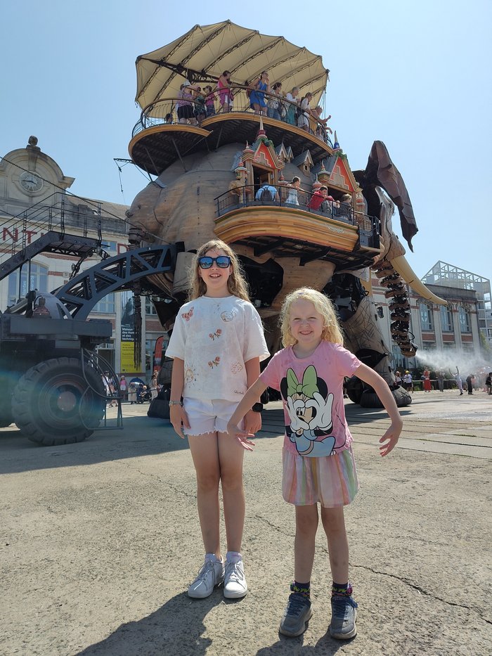 Eloise's story - Eloise and her sister, Clara