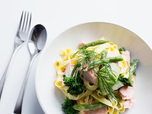 Salmon and asparagus pasta