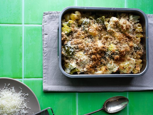 Broccoli and cauliflower pasta bake