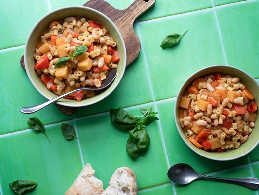 Chunky vegetable and pasta soup