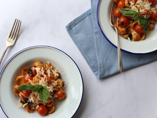 Spicy cherry tomato and ricotta pasta