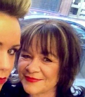 Katie Newell - with mum
