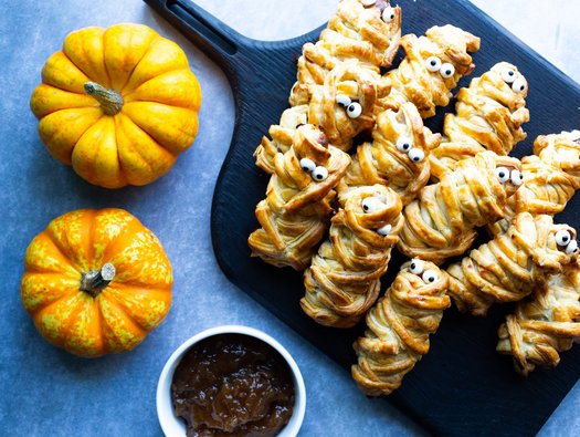 Mummy sausage rolls