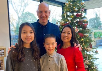 Lara Houweling - Christmas 2025, with dad Matthijs, mum Wendy and brother Finn