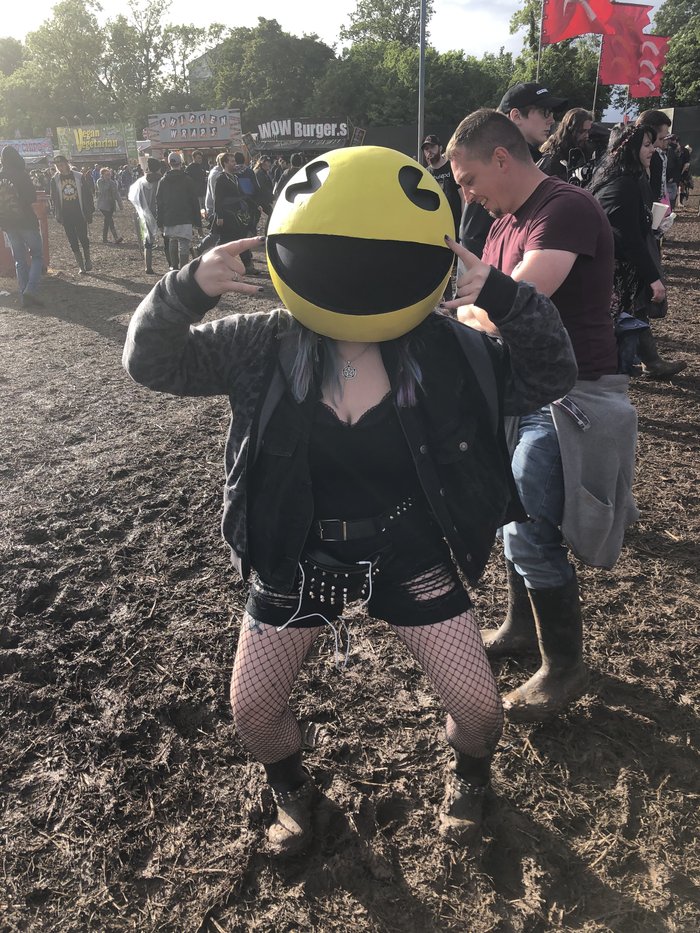 Laura Brant - wearing pac-man head