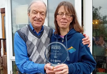 Mariann Alexander - with Uncle Jeff with kidney hero award