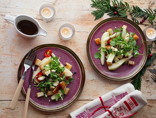 Pear and white cheddar salad