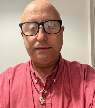 Tony Chaplin - kidney transplant necklace