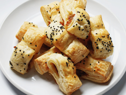Individual sausage rolls
